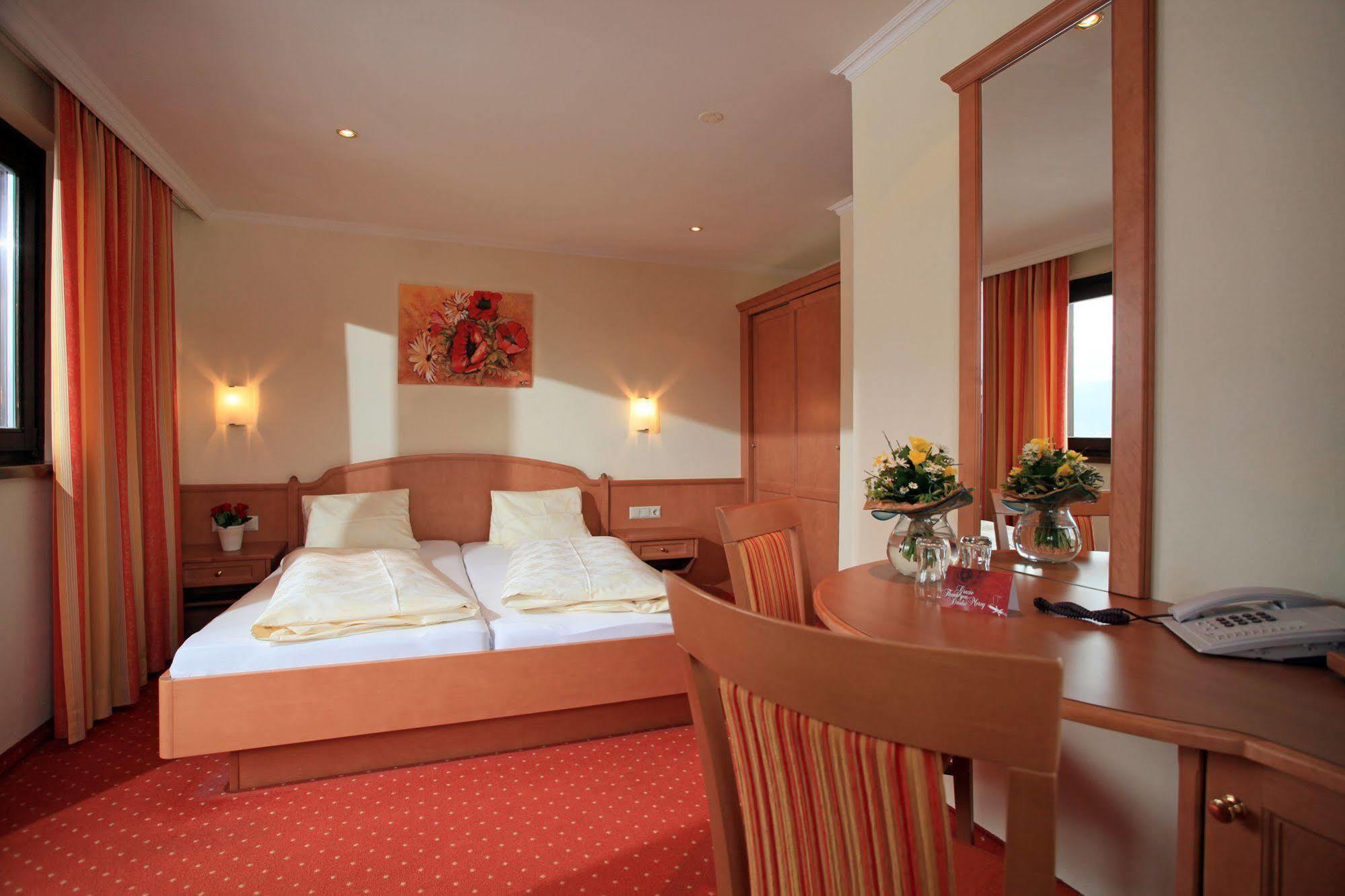 Landhotel Lechner Кирхберг ин Тирол Екстериор снимка